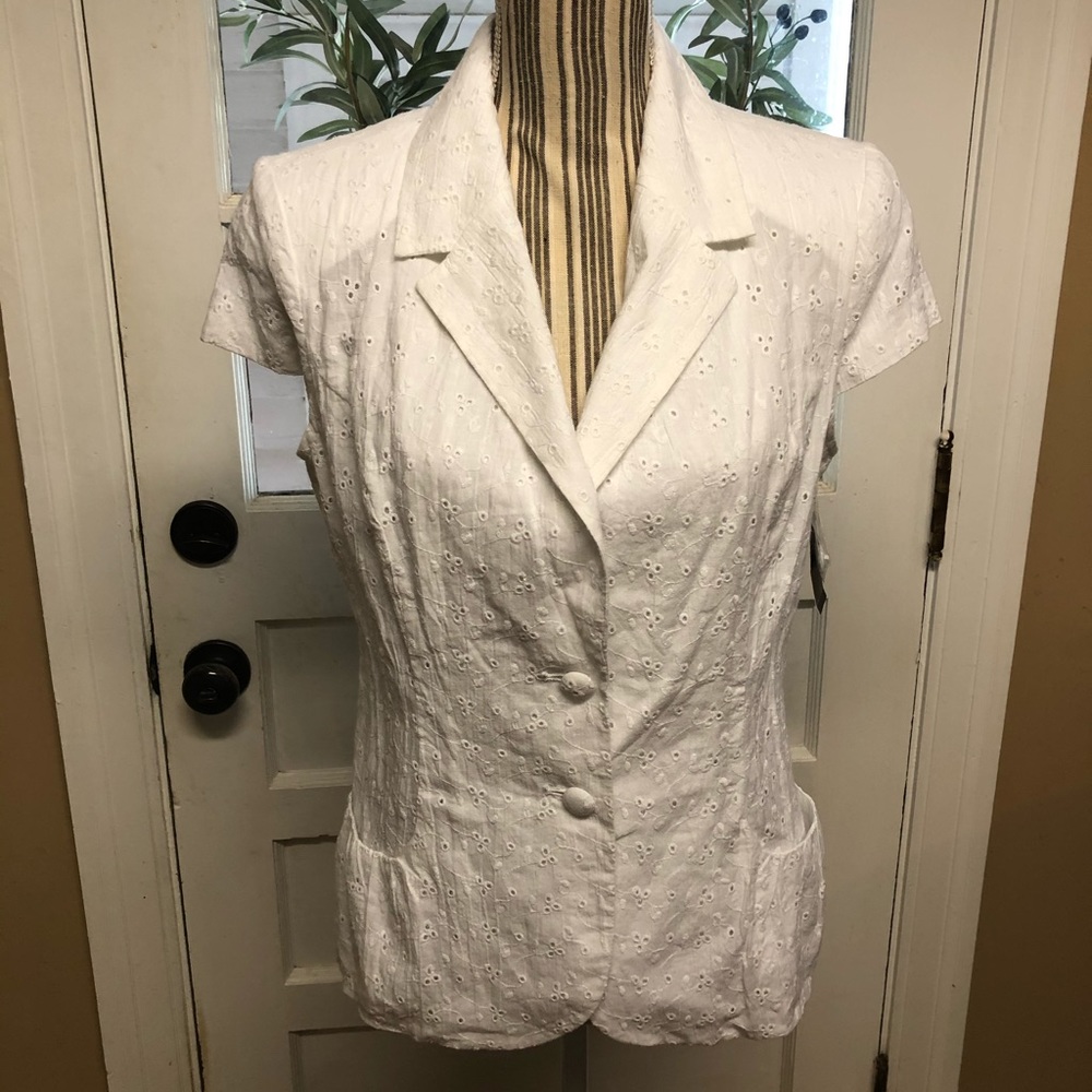 Attention white eyelet short sleeve jacket